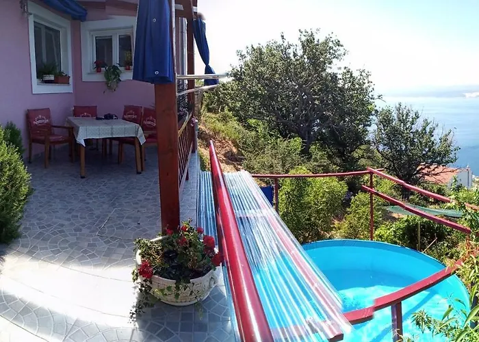 Cheerful Two Bedroom With Panoramic View In Vikendica *